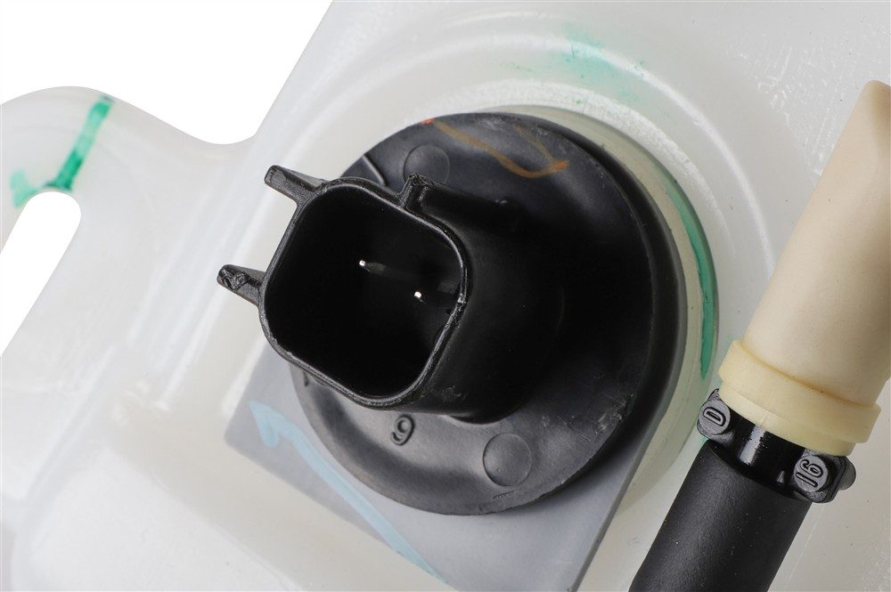 GM Genuine Parts Rear Washer Fluid Reservoir 85137529 — image 4